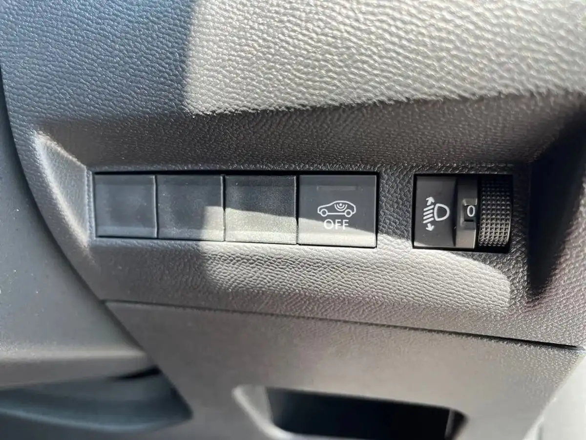 2024-peugeot-2008-suv-e-allure-136ps-50kwh-big-45