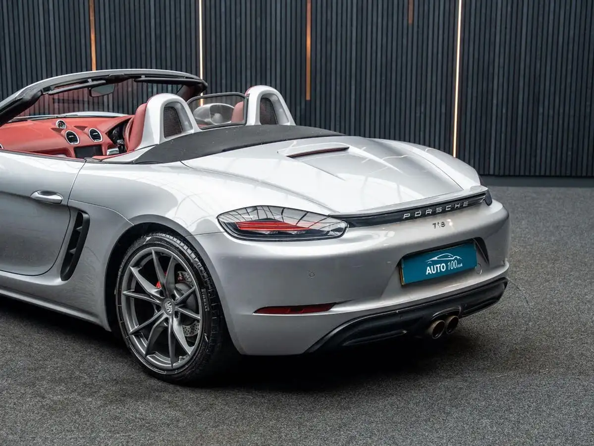 2017-porsche-boxster-718-25-boxster-s-pdk-big-22