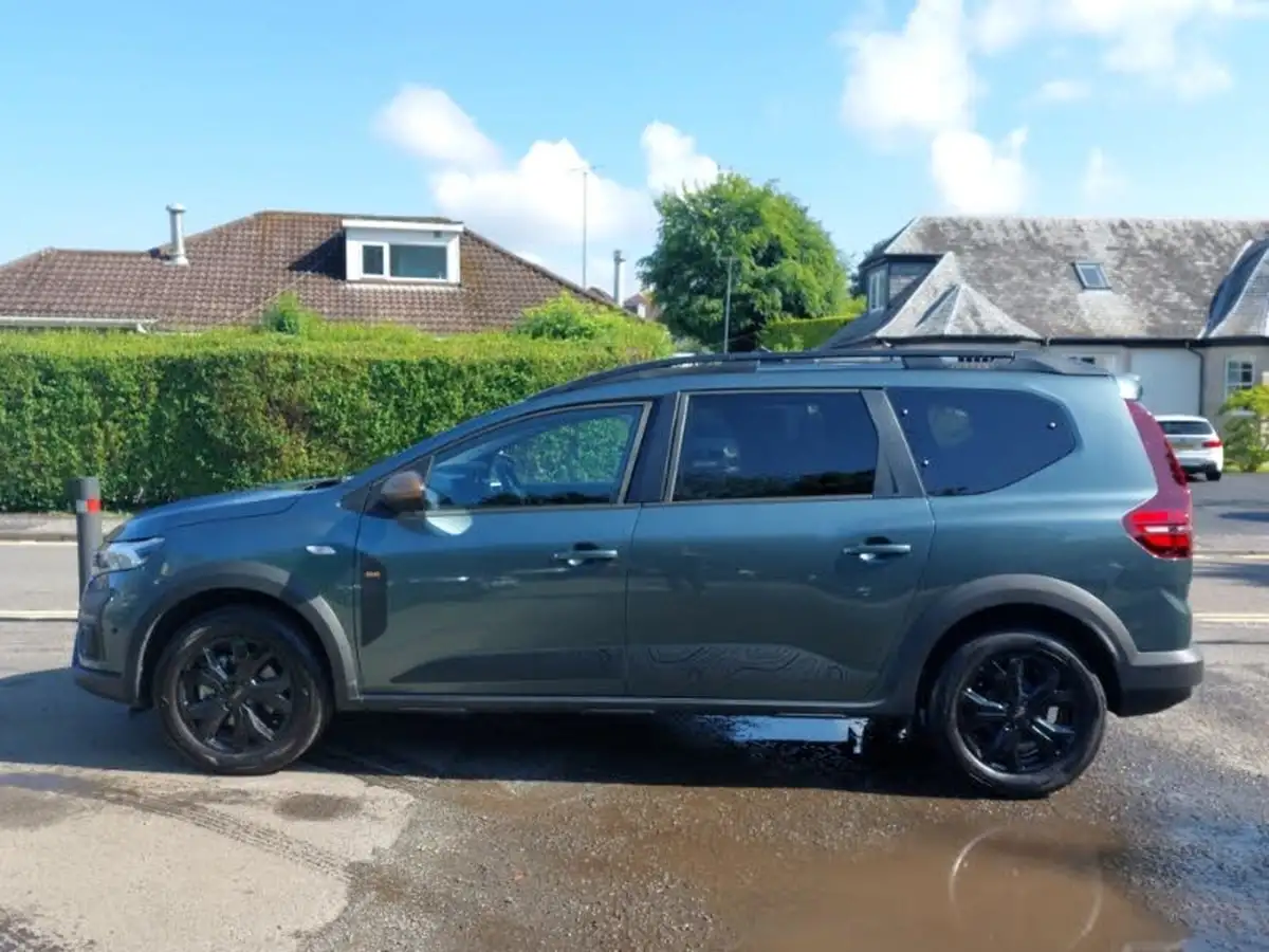 2024-dacia-jogger-16-tce-extreme-big-3