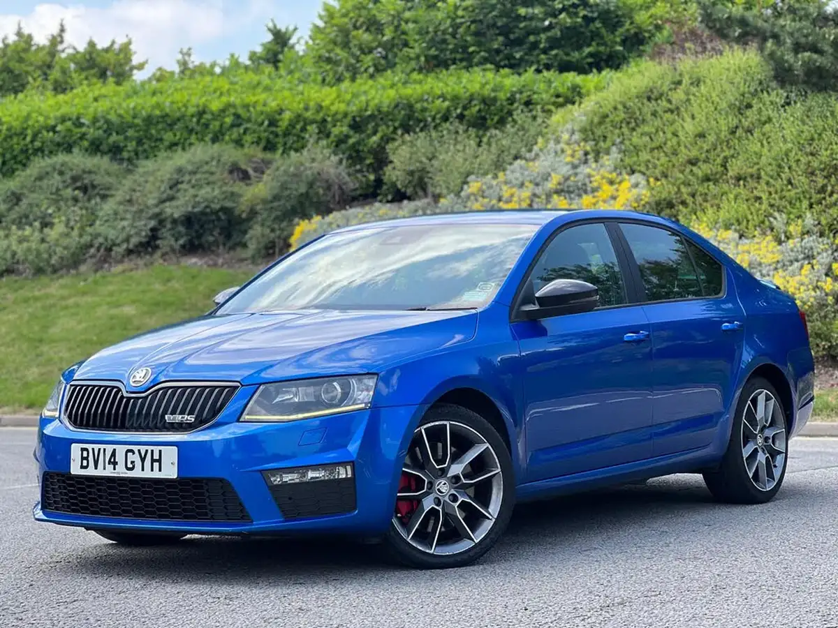 2014-skoda-octavia-20tdi-vrs-hatchback-dsg-big-2