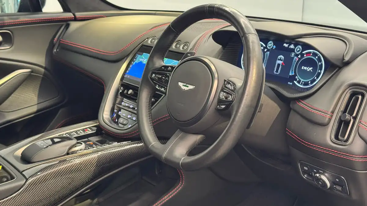 2021-aston-martin-dbx-40-v8-big-2