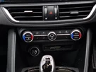 2025-alfa-romeo-giulia-20-veloce-small-10