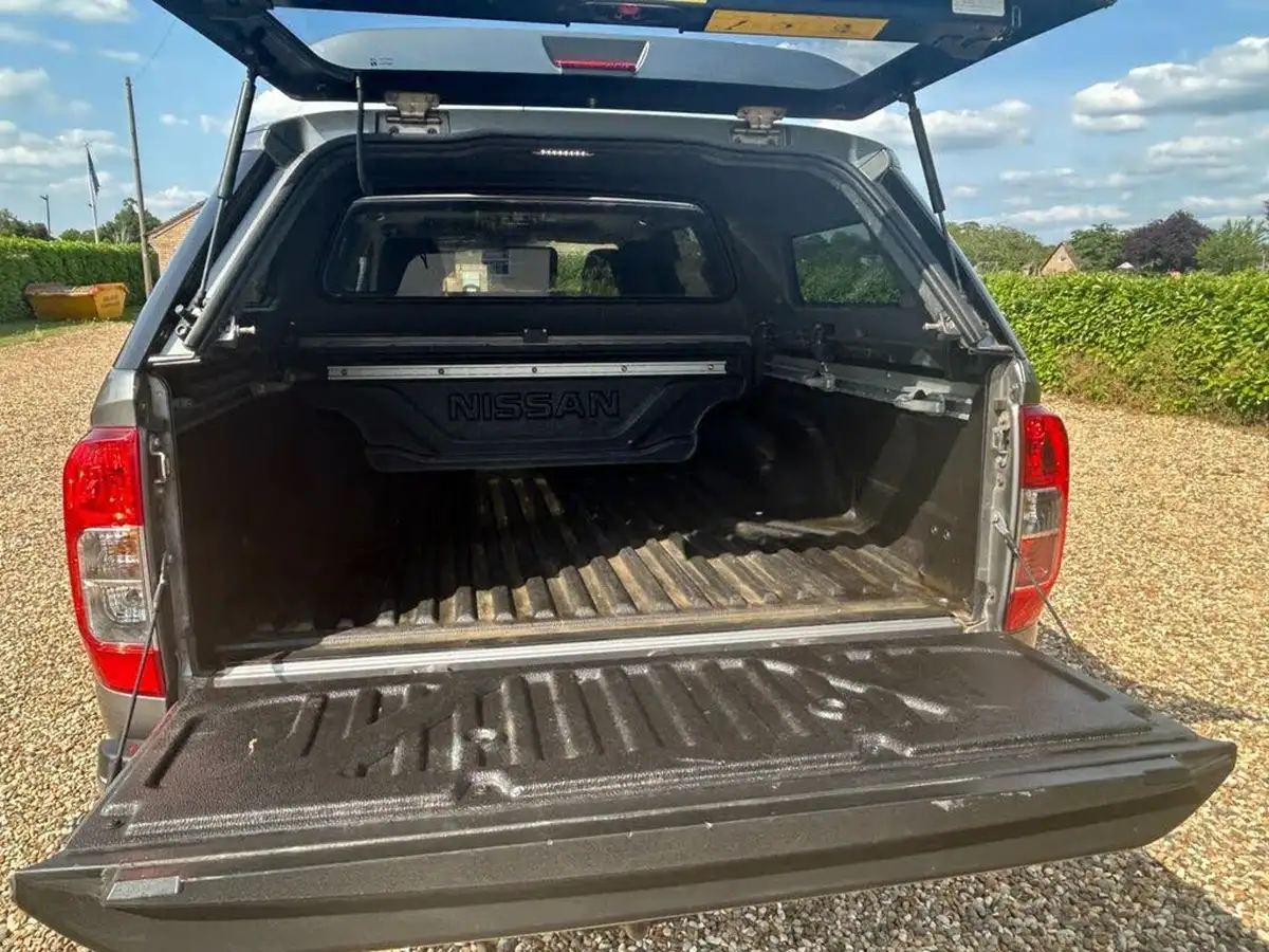 2019-nissan-navara-23dci-tt-tekna-8-navileather-auto-big-14