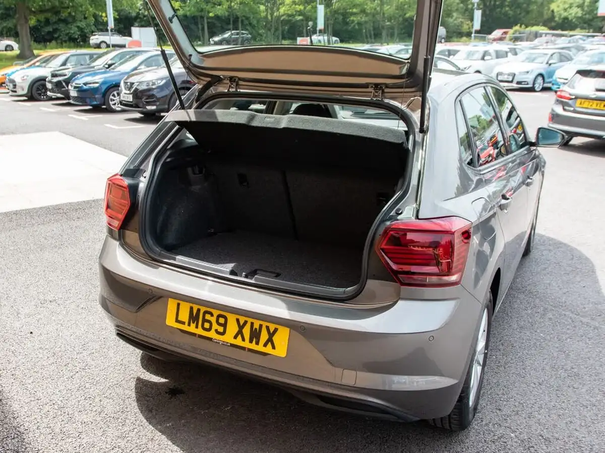 2019-volkswagen-polo-10-tsi-se-big-33