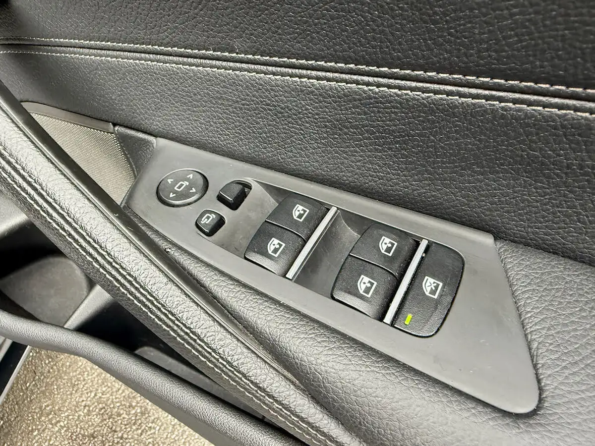 2019-bmw-5-series-20td-520d-m-sport-188bhp-xdrive-tech-pack-saloon-4d-big-17