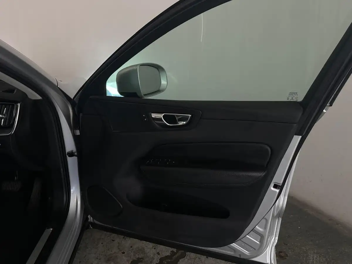 2021-volvo-xc60-20-t6-inscription-expression-340bhp-big-38