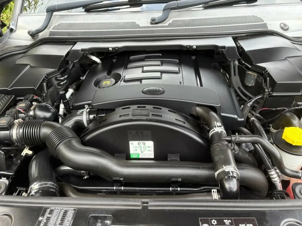 2014-land-rover-discovery-4-30-sd-v6-hse-big-29