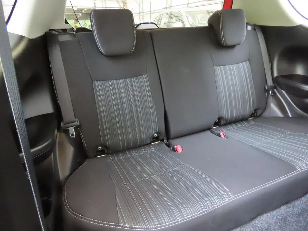 2016-suzuki-swift-12-sz-l-3d-big-11