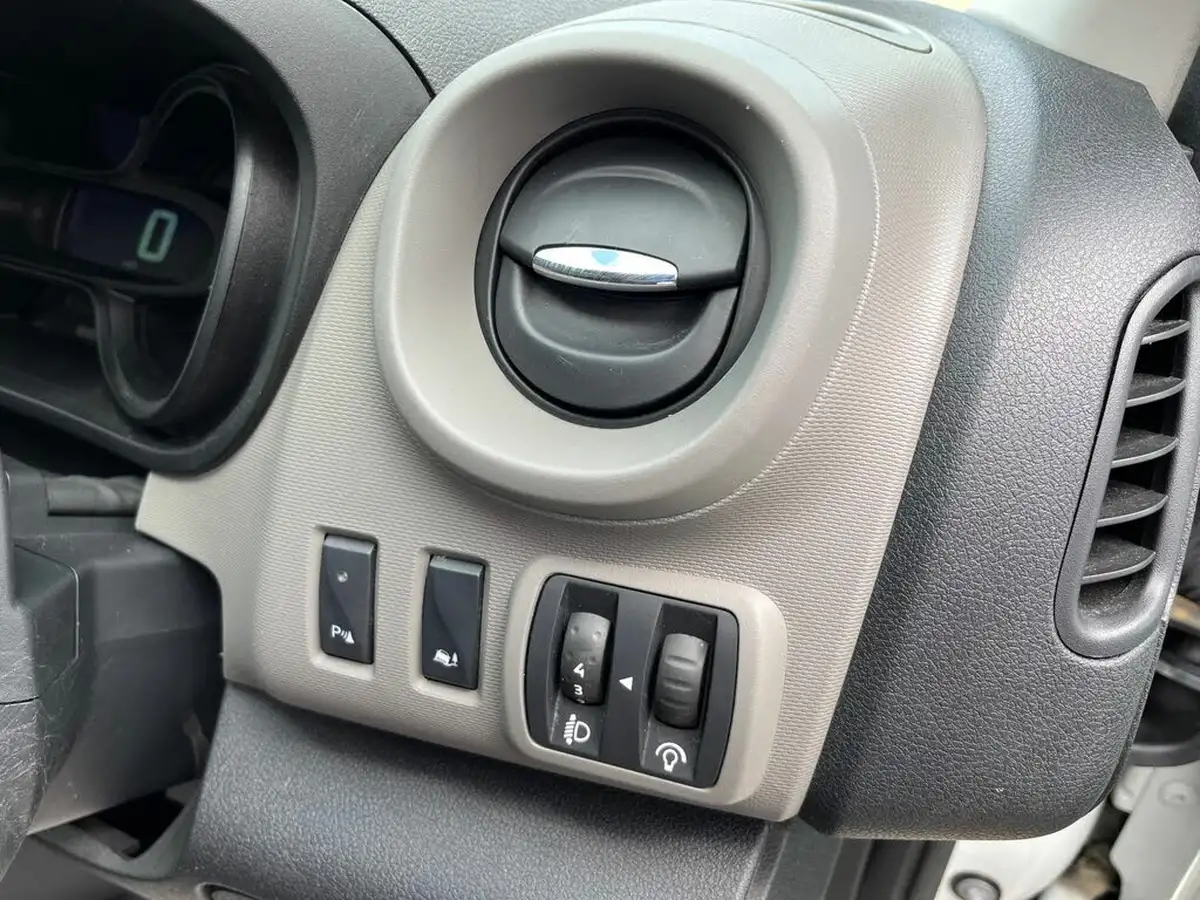 2019-renault-trafic-16dci-sl27-120-business-panel-big-11