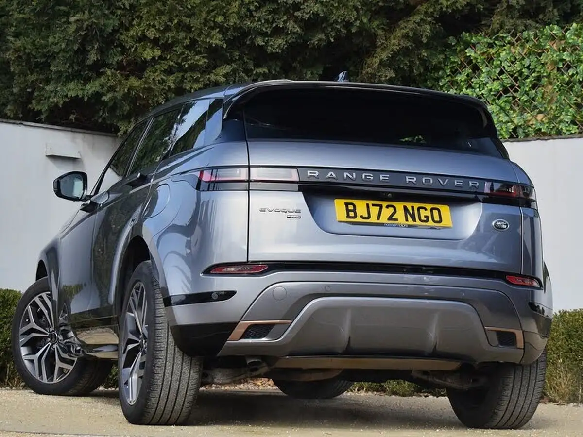 2023-land-rover-range-rover-evoque-15-p300e-r-dynamic-hse-big-6
