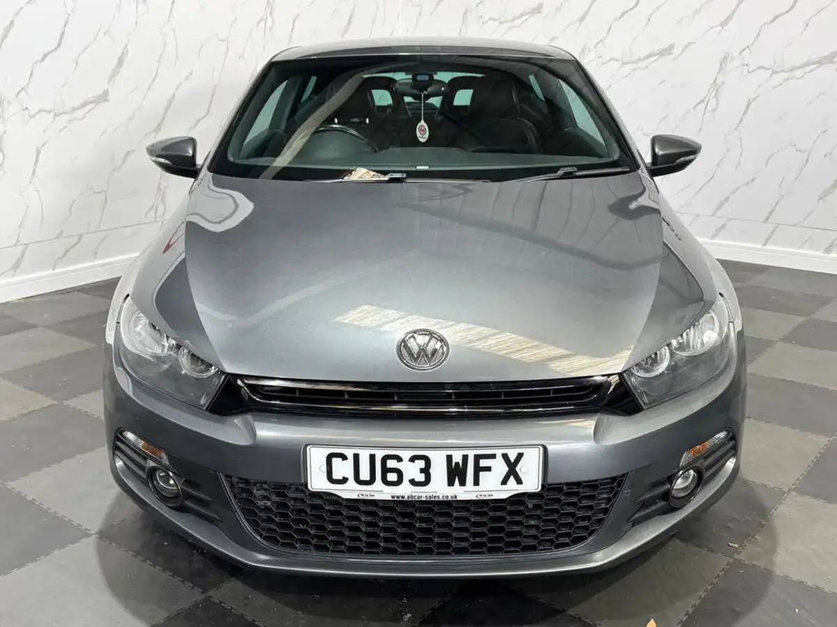 2013-volkswagen-scirocco-20tdi-gt-big-2
