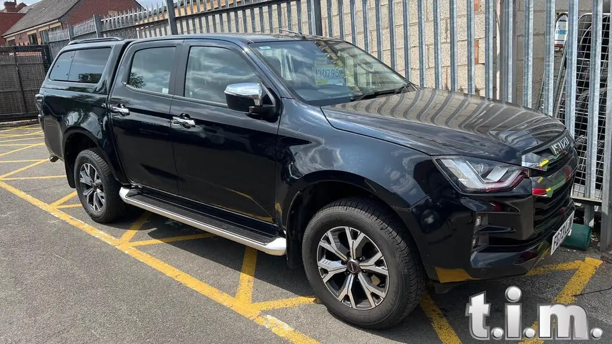 2023-isuzu-d-max-19td-dl40-auto-big-0