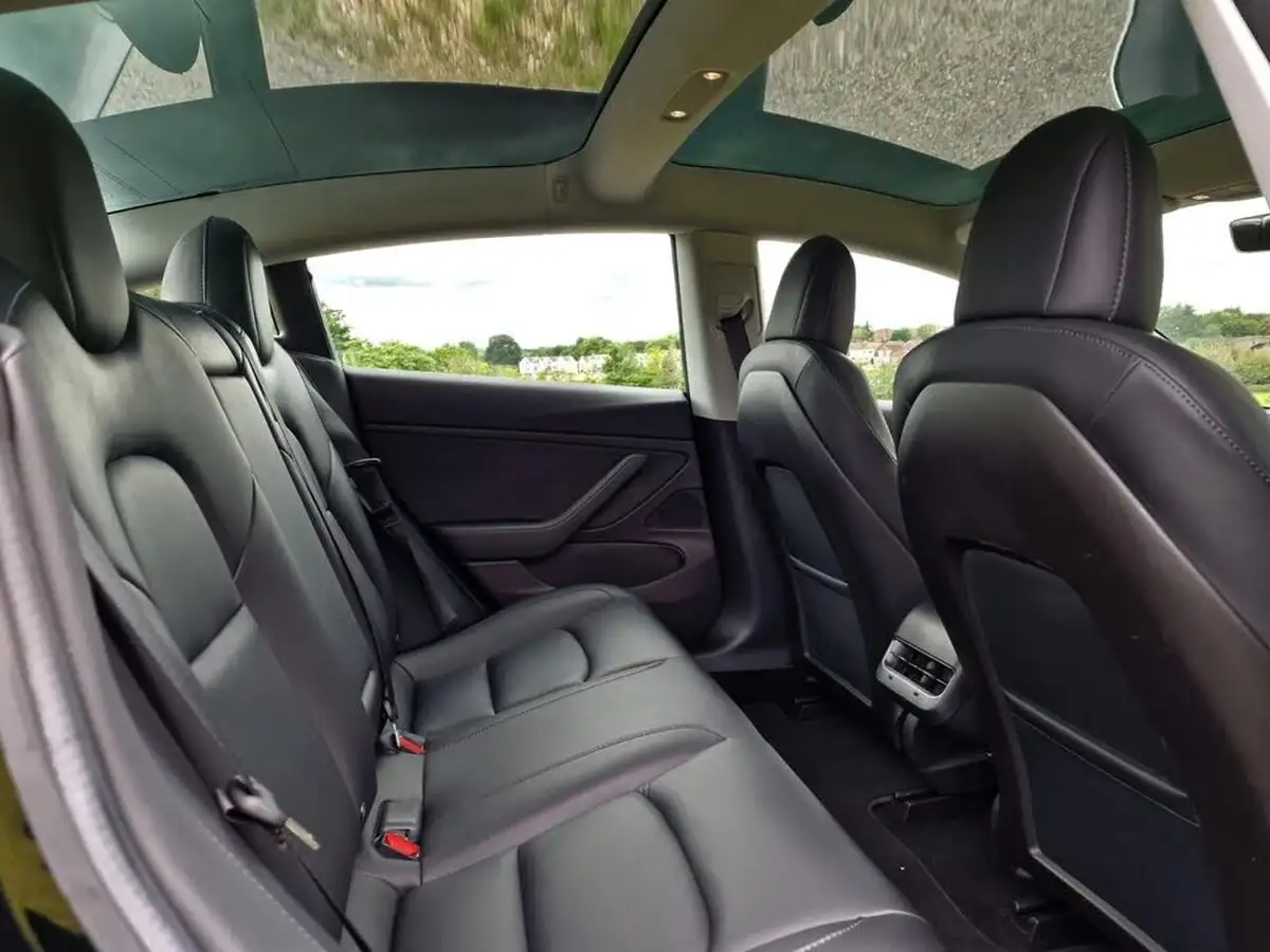 2019-tesla-model-3-e-4x4-performance-pack-big-8