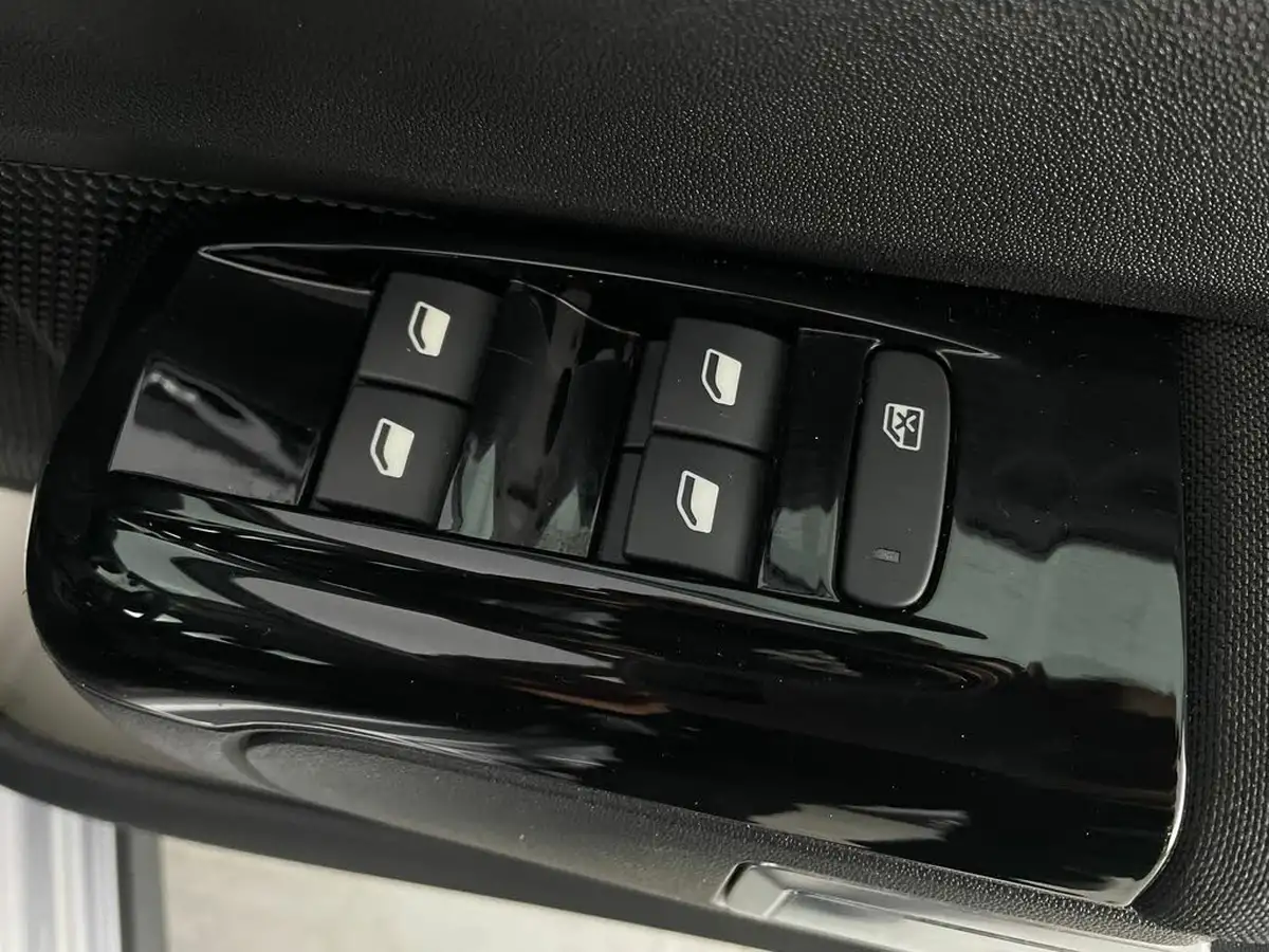 2023-citroen-c3-12-puretech-c-series-edition-83ps-ss-big-17