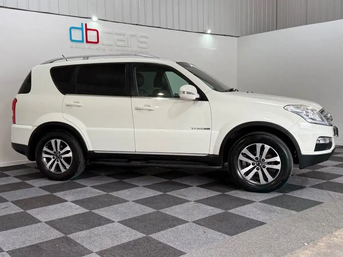 2014-kgm-ssangyong-rexton-w-20td-ex-t-tronic-big-3