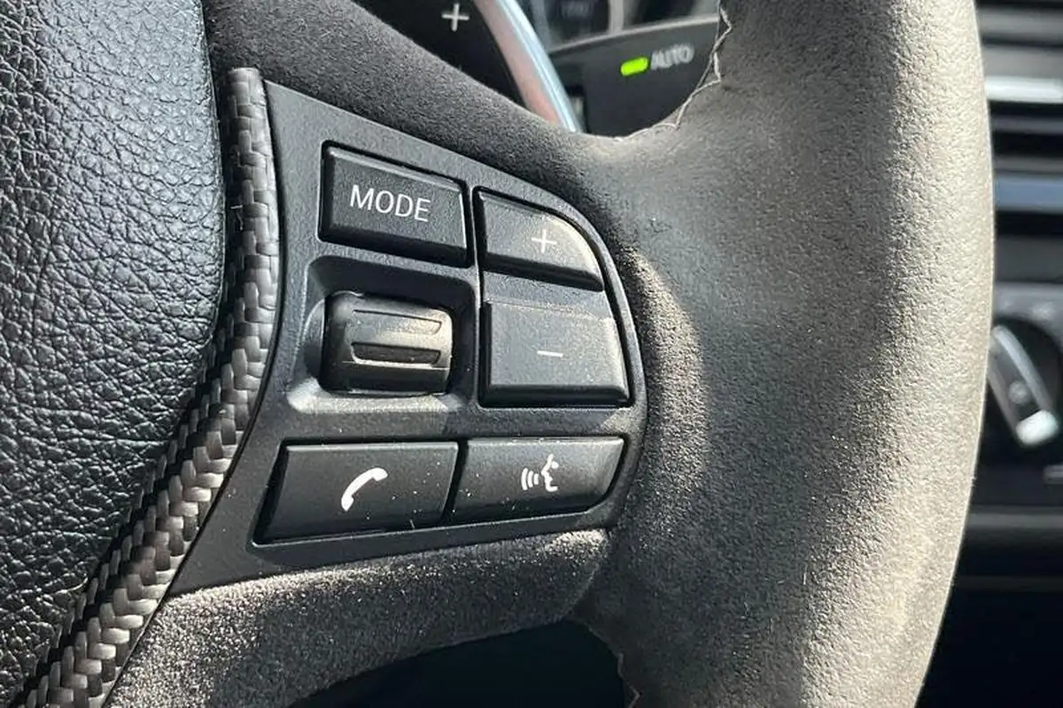 2018-bmw-3-series-30-340i-m-sport-saloon-4d-auto-big-29