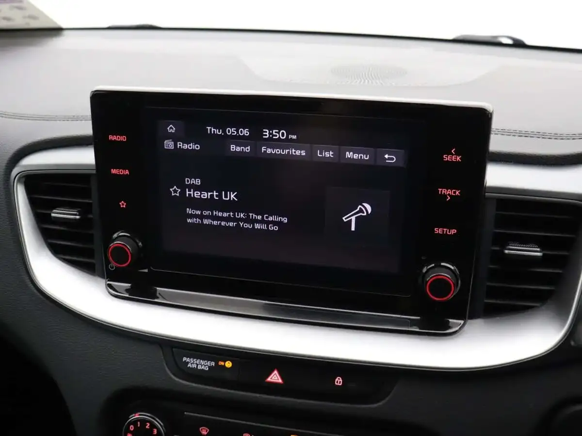 2022-kia-ceed-10-t-gdi-2-sportswagon-big-27