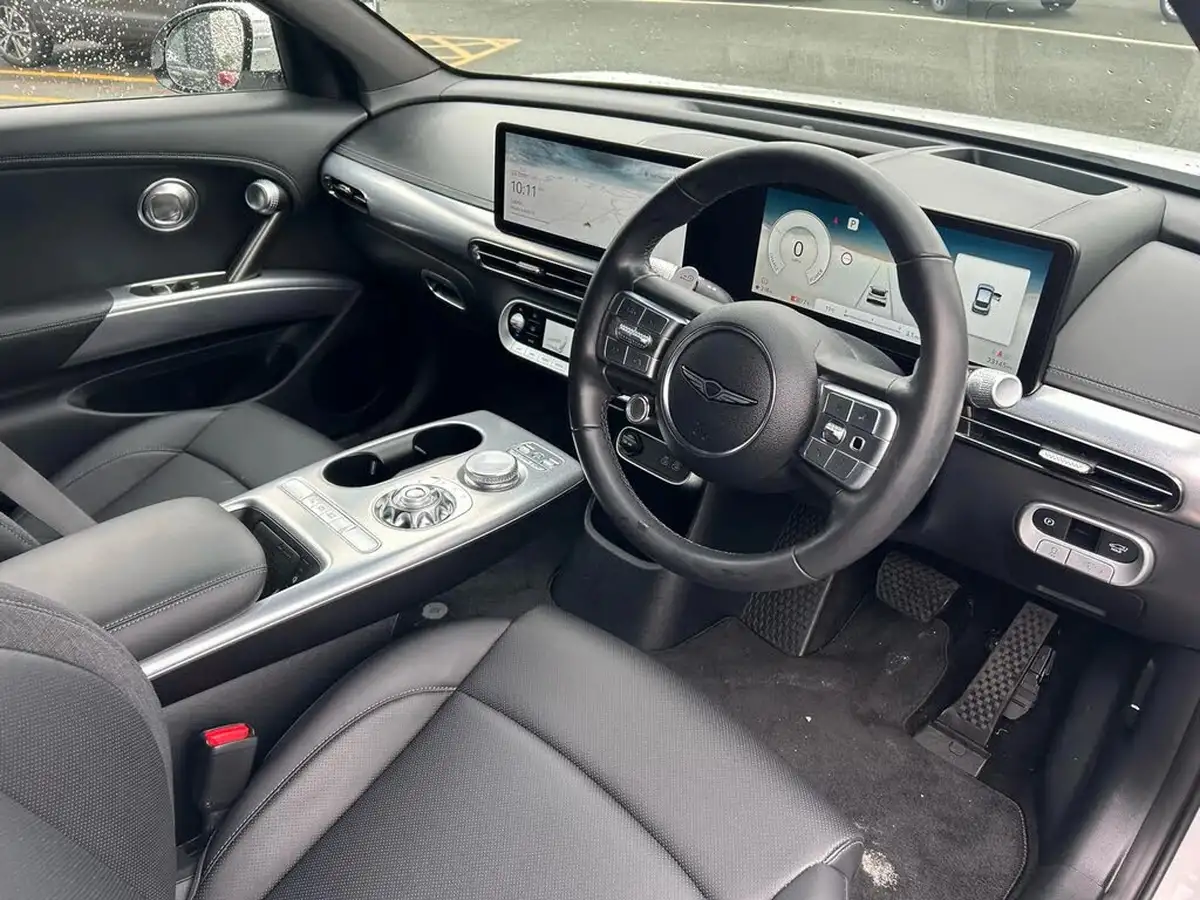 2022-genesis-gv60-e-premium-228ps-big-18