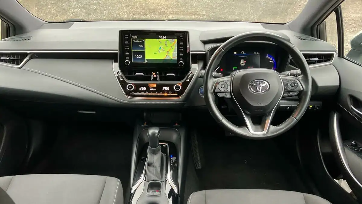 2019-toyota-corolla-18-vvt-i-design-trk-touring-sports-5d-big-4