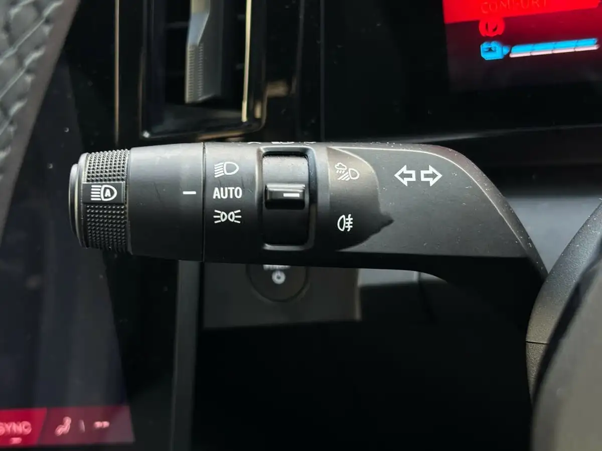 2024-renault-scenic-e-tech-e-iconic-big-20
