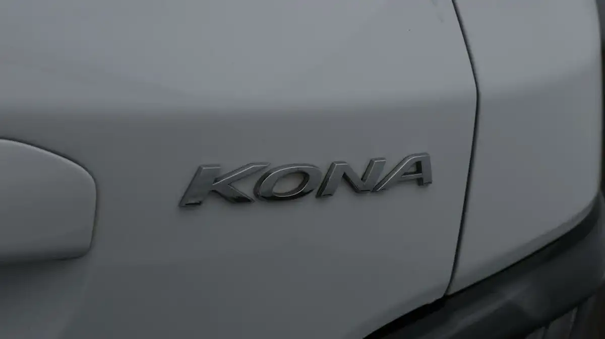 2022-hyundai-kona-e-premium-204ps-64kwh-7kw-obc-big-21