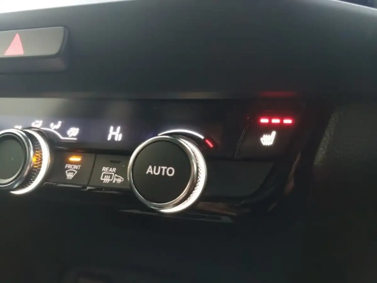 2020-honda-jazz-15-i-mmd-ex-big-17