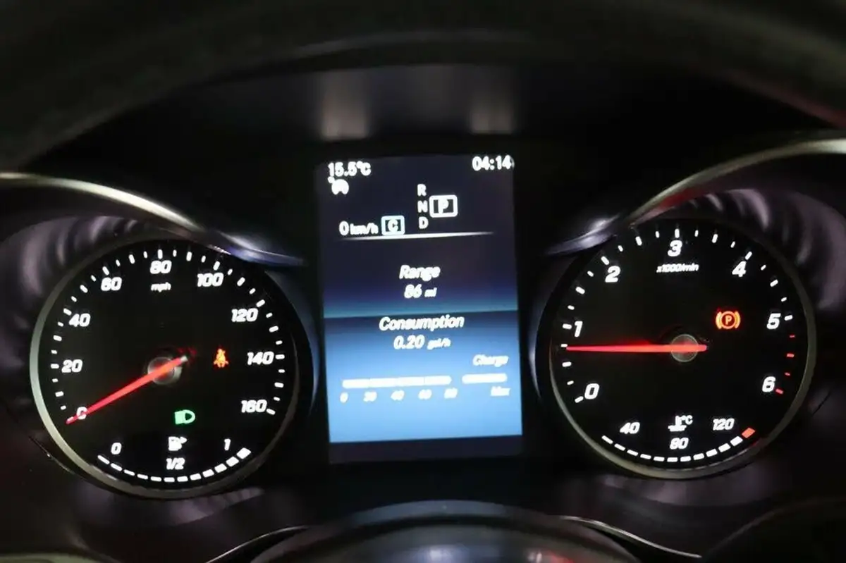2019-mercedes-benz-glc-class-20d-glc220d-amg-line-station-wagon-5d-4matic-plus-big-33
