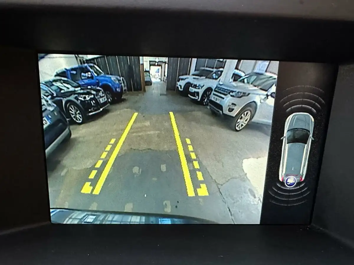 2016-volvo-xc60-20td-d4-se-nav-geartronic-big-14