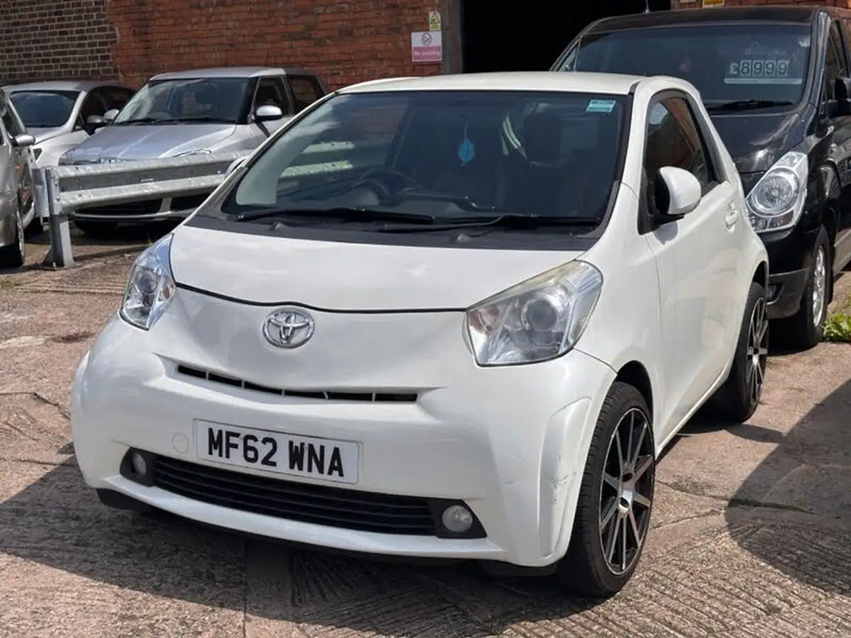 2012-toyota-iq-10-vvt-i-big-1