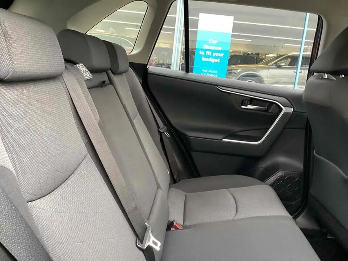 2019-toyota-rav4-25-vvt-i-design-215bhp-big-33