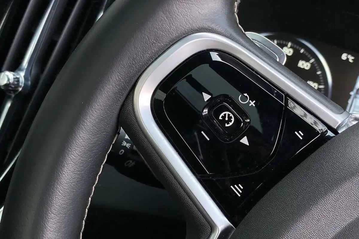 2019-volvo-s60-20-t5-r-design-plus-big-28