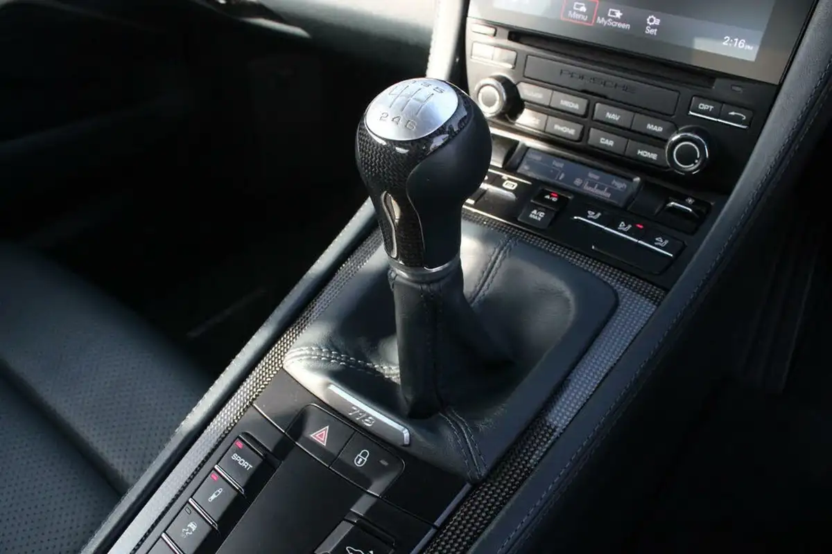 2017-porsche-cayman-718-20-cayman-big-20