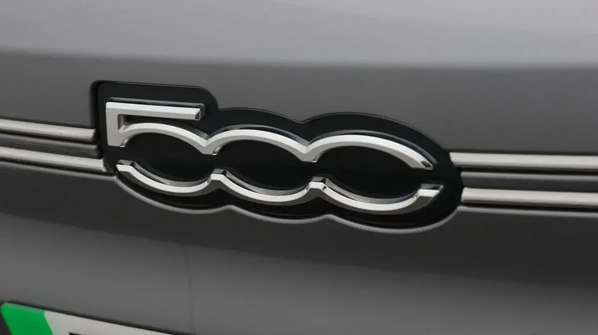 2022-fiat-500-e-la-prima-big-20