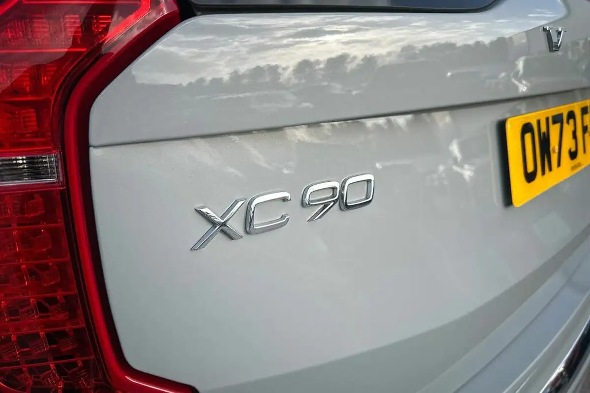 2023-volvo-xc90-20-t8-ultimate-dark-big-21