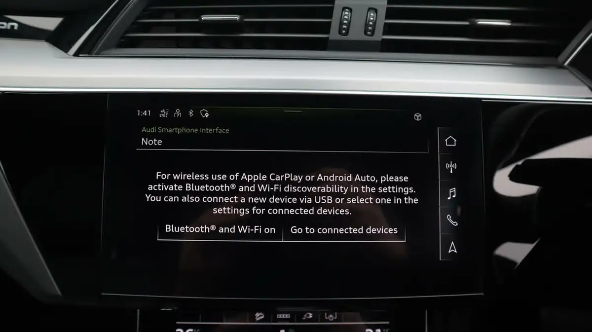 2022-audi-e-tron-50e-s-line-station-wagon-big-24
