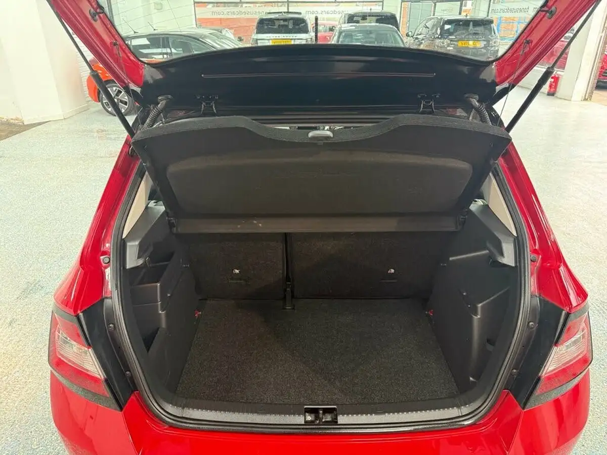 2018-skoda-fabia-10-mpi-colour-edition-big-9