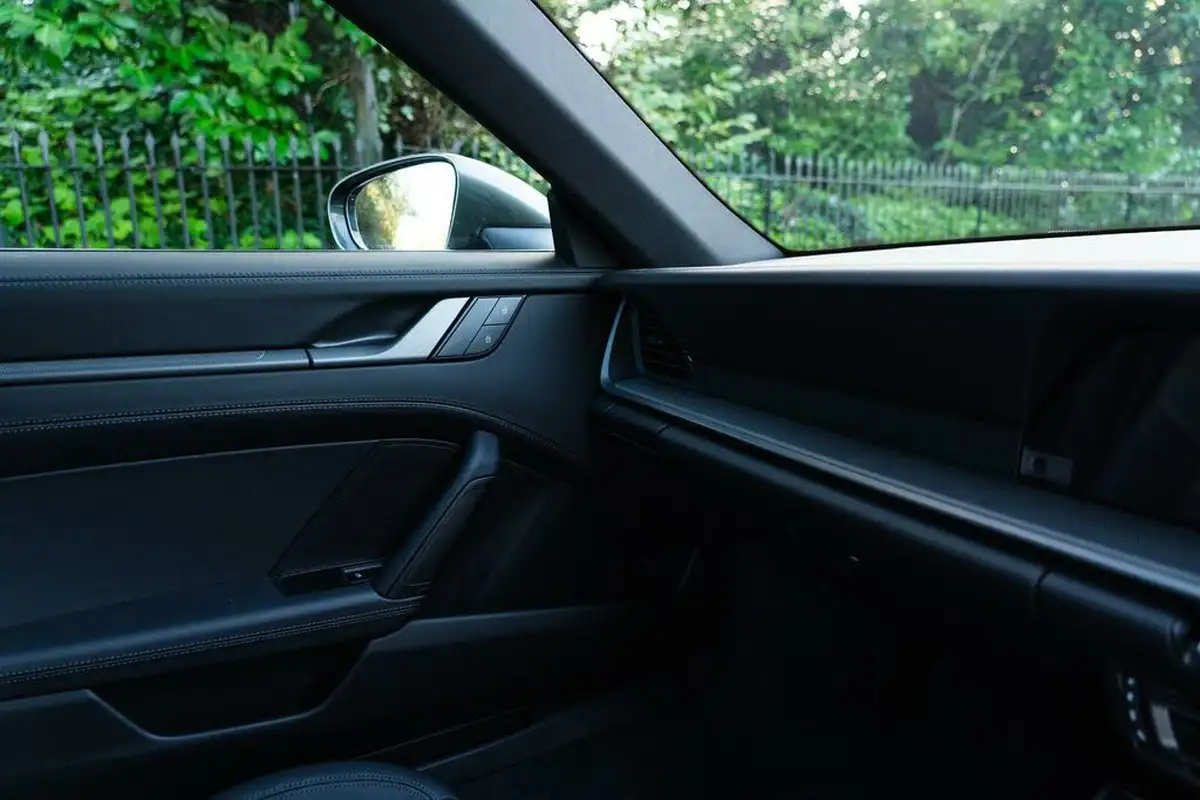 2023-porsche-911-30-carrera-coupe-big-41