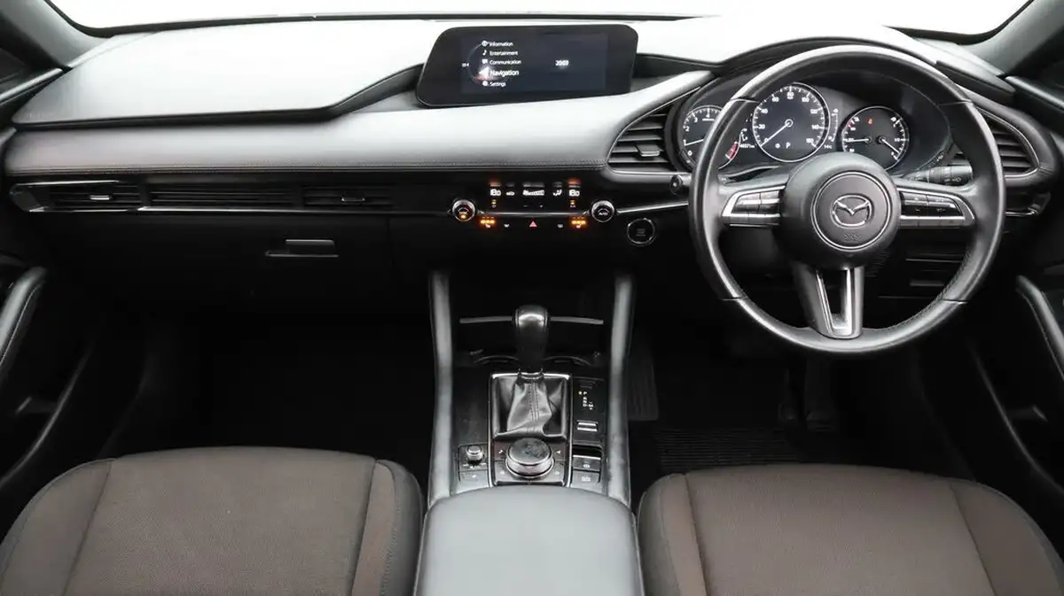 2022-mazda-mazda3-20-sport-lux-122ps-hatchback-5d-auto-big-13