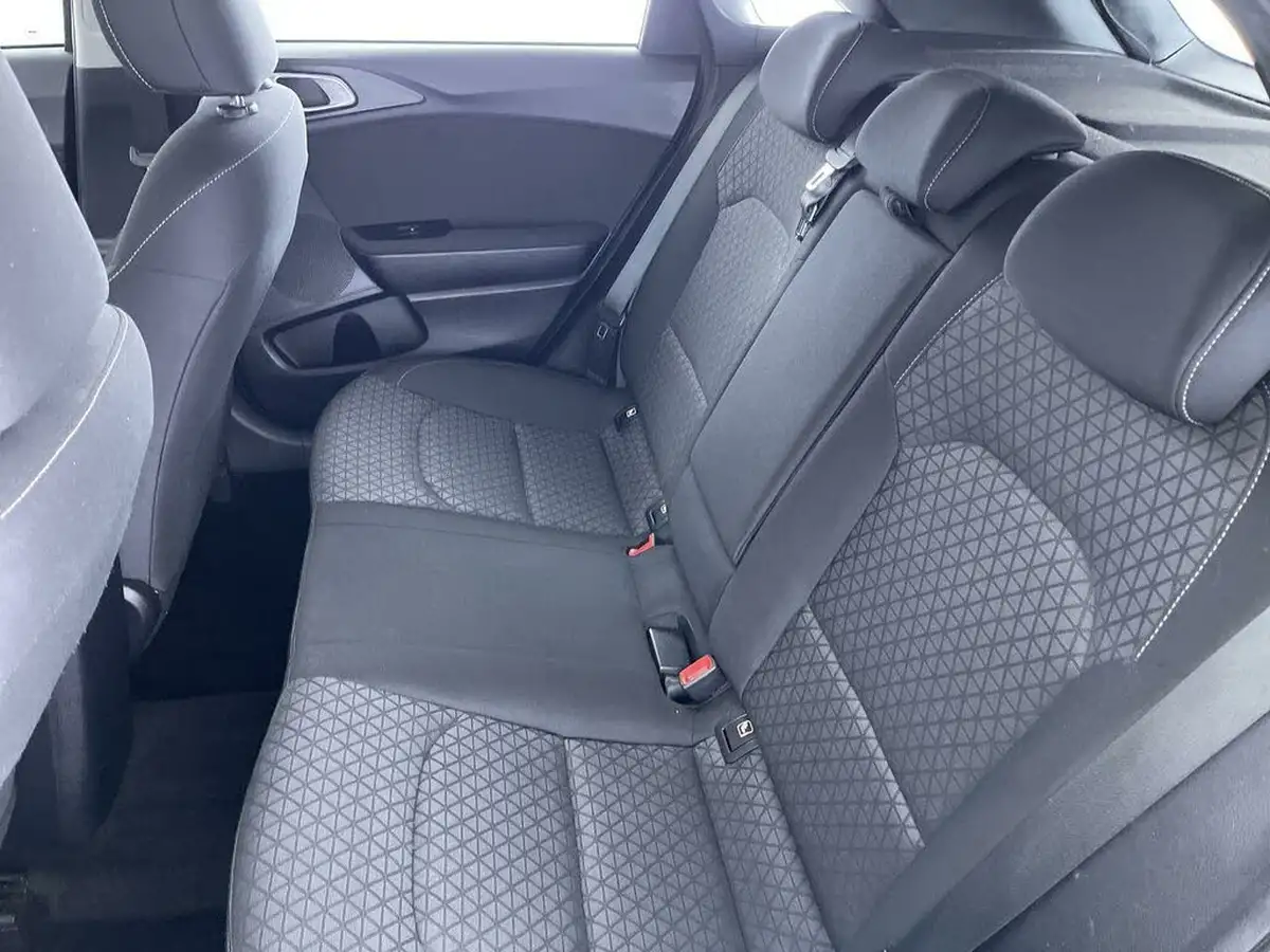 2019-kia-ceed-16crdi-2-eco-hatchback-big-8