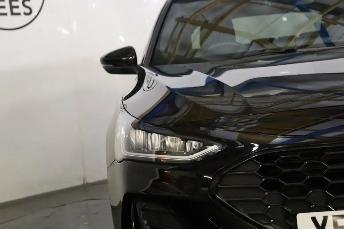 2022-ford-focus-10t-st-line-125ps-hatchback-big-13