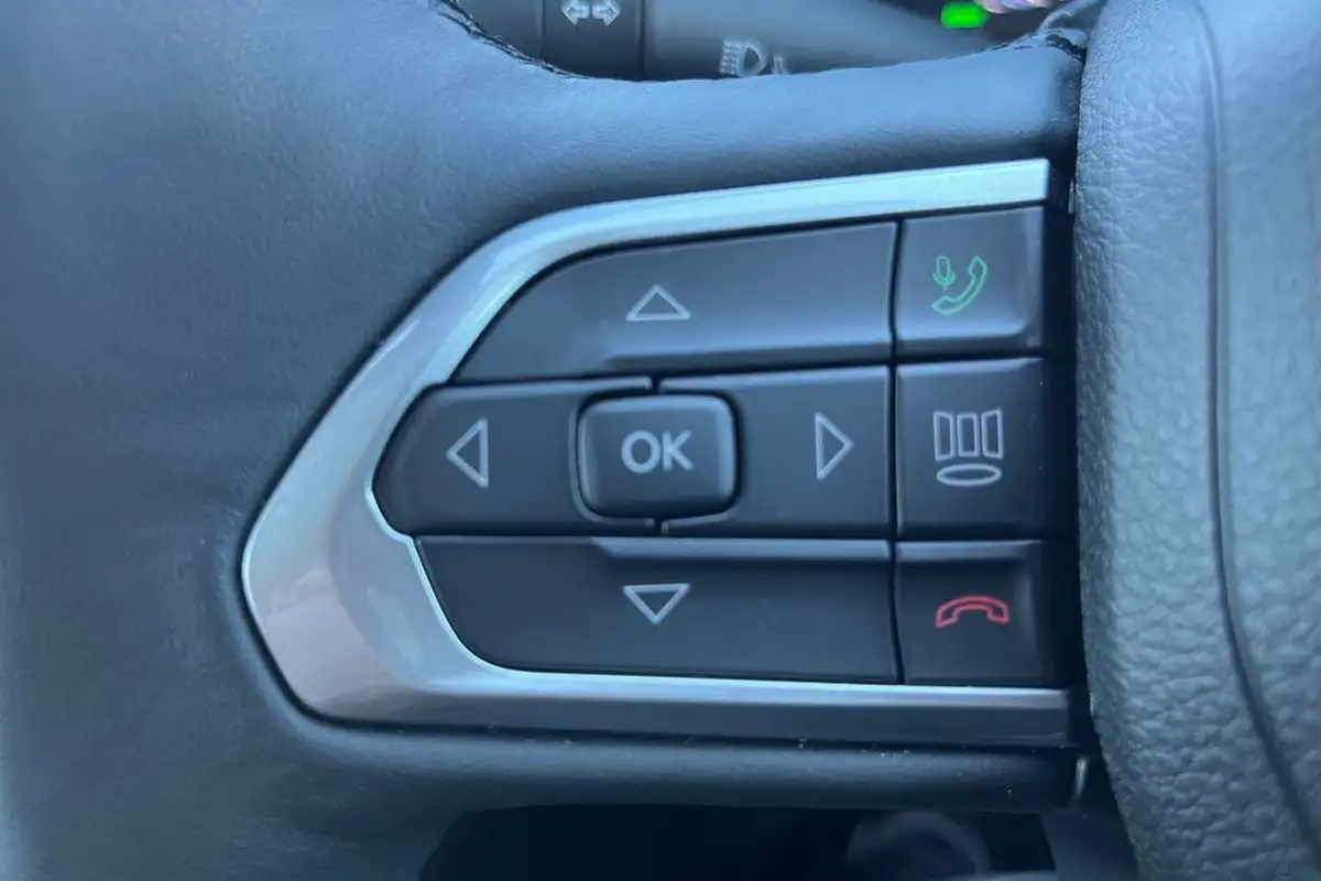 2024-jeep-compass-15-altitude-big-15