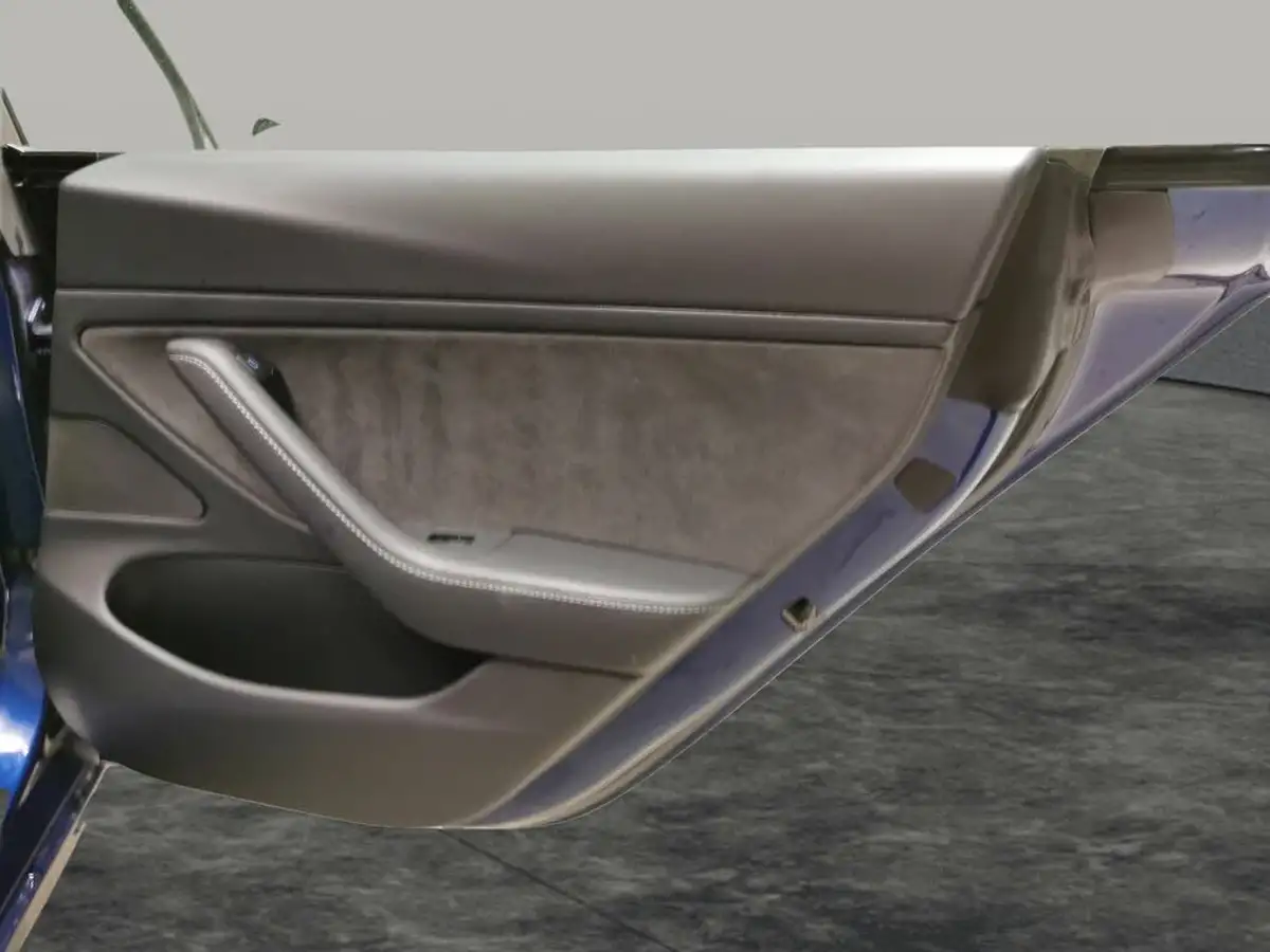 2020-tesla-model-3-e-long-range-big-35
