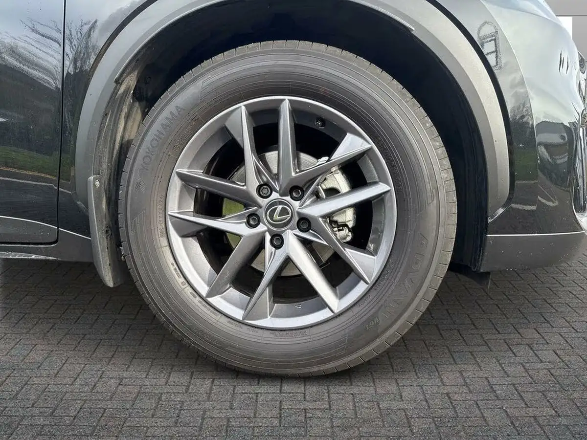 2024-lexus-lbx-15-premium-big-8