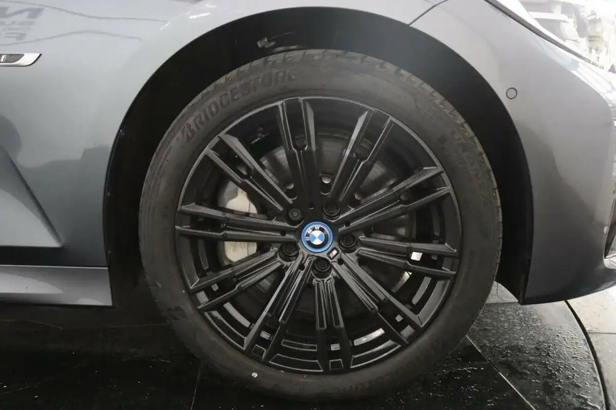 2021-bmw-3-series-20-330e-m-sport-touring-5d-big-46