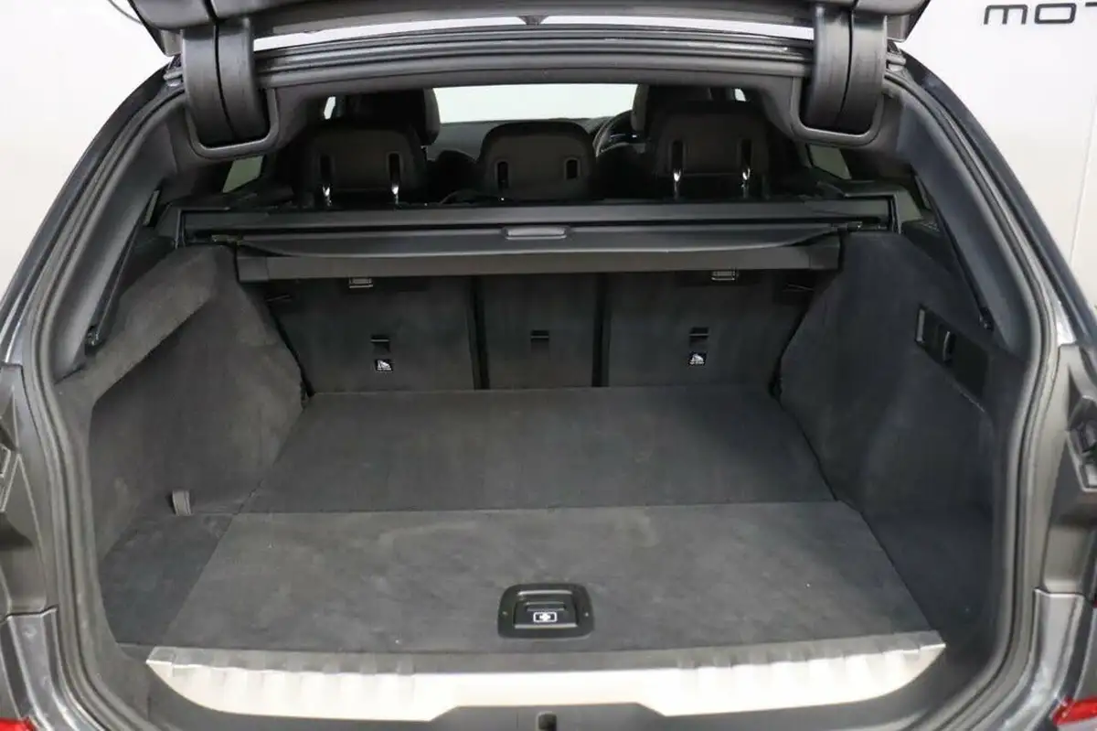 2021-bmw-3-series-20-330e-m-sport-touring-5d-big-22