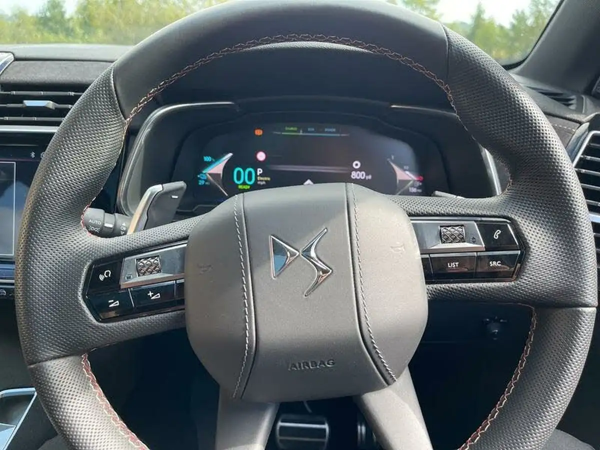 2024-ds-ds-7-e-tense-performance-line-300ps-4x4-big-15