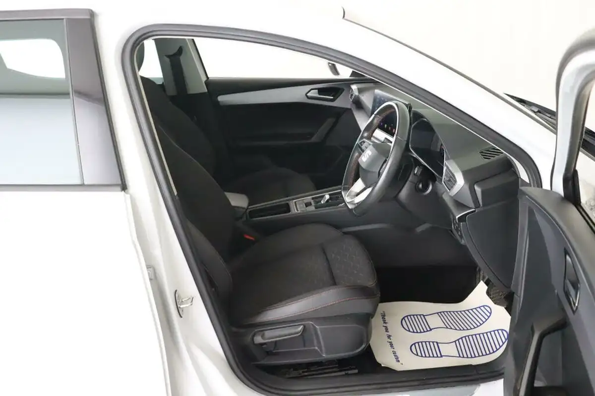 2021-seat-leon-14-e-hybrid-fr-hatchback-big-15