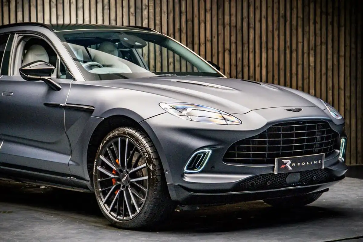 2022-aston-martin-dbx-40-v8-big-7