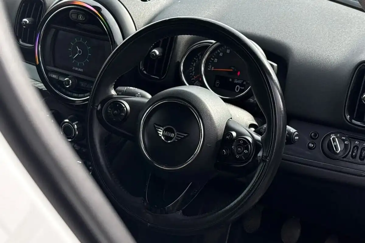 2019-mini-countryman-15-cooper-classic-big-29