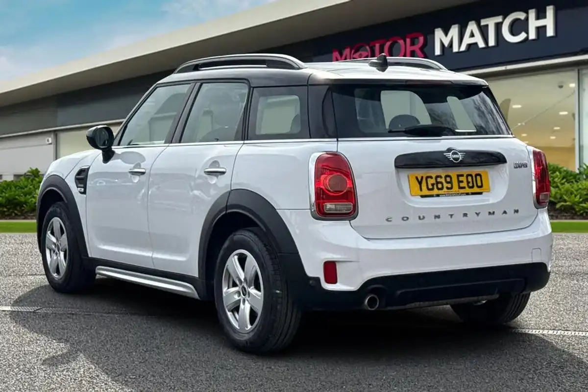 2019-mini-countryman-15-cooper-classic-big-1
